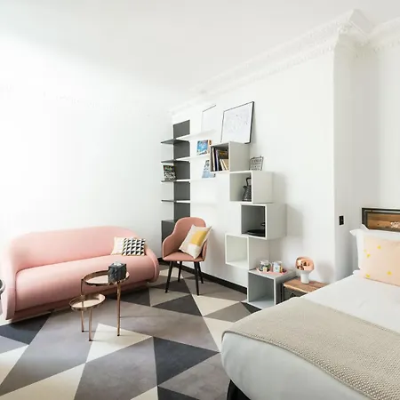 Hotel Madrigal 3*