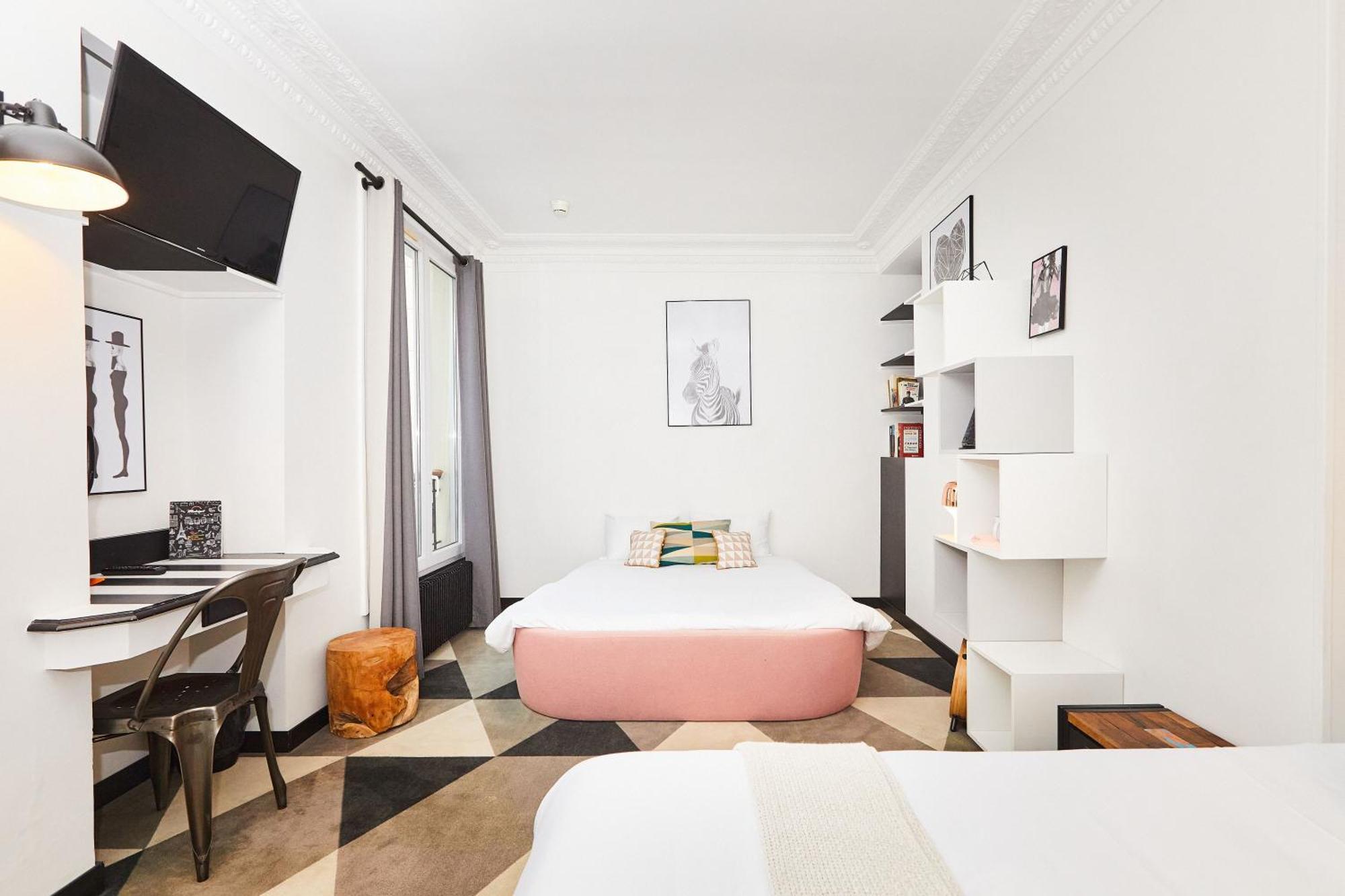 Hotel Madrigal