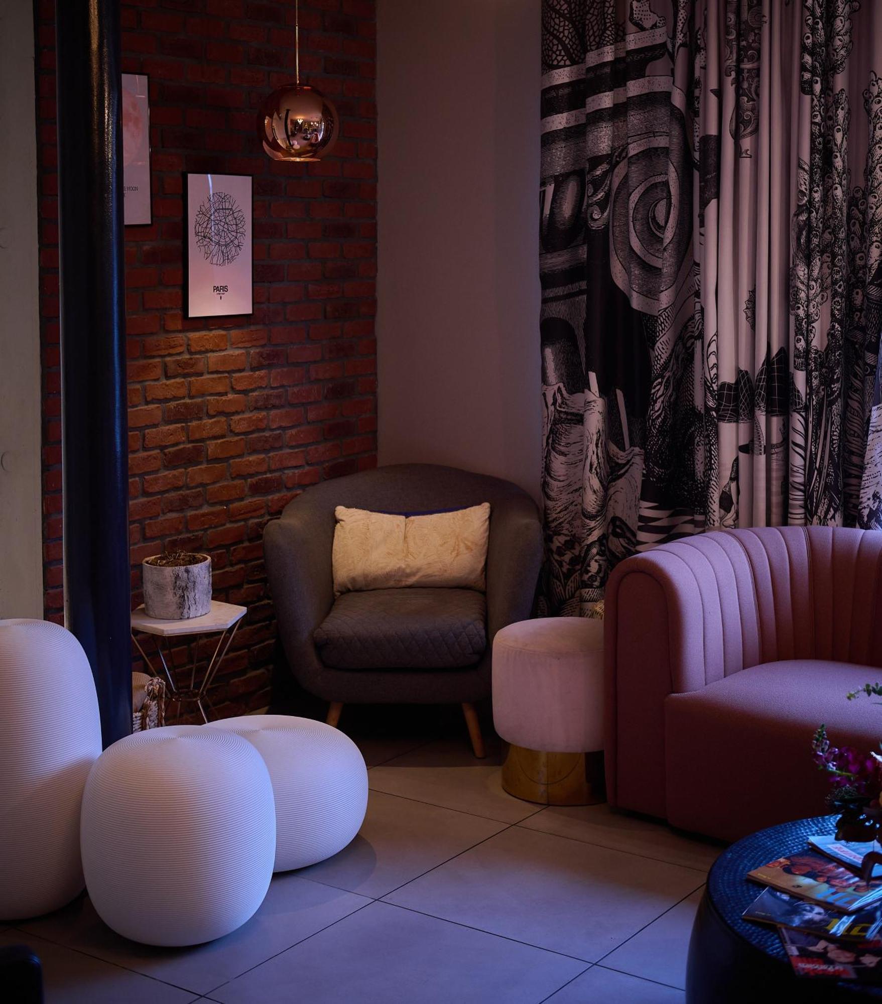 Madrigal Hotel 3*