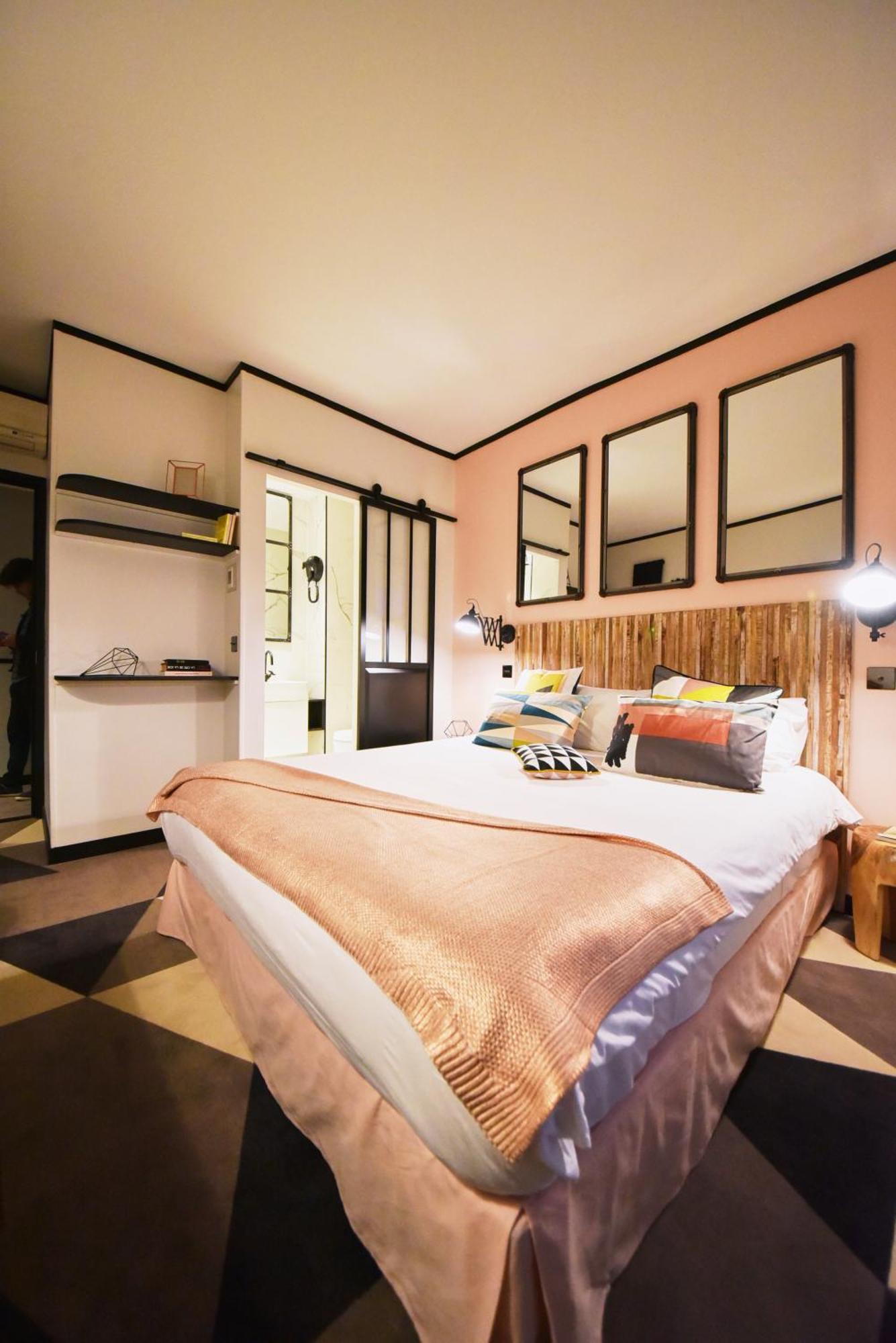 Madrigal Hotel