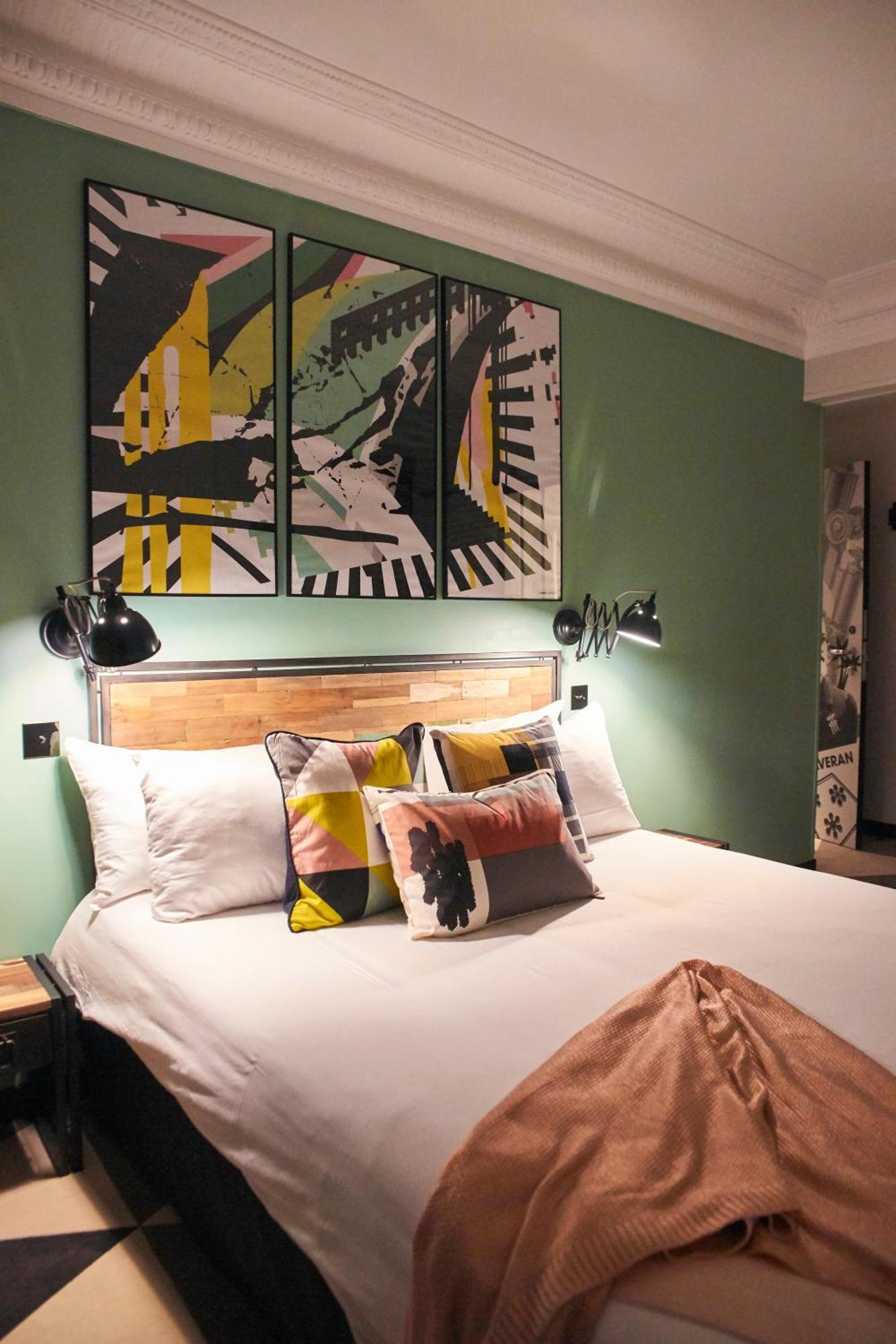 Hotel Madrigal