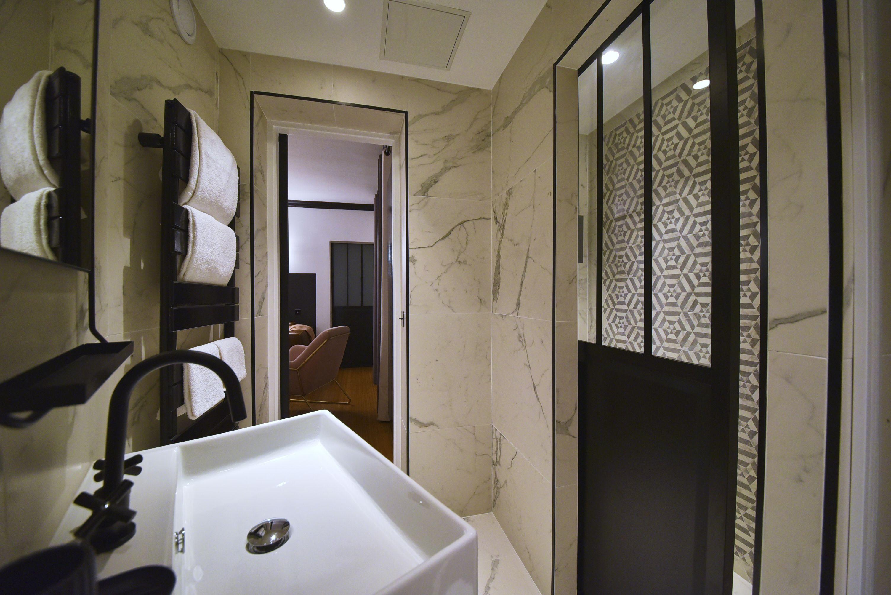 Madrigal Hotel 3*